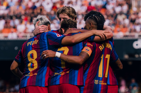 Barcelona shënon pesë gola ndaj Valencias dhe merr e vetme kreun e LaLiga-s