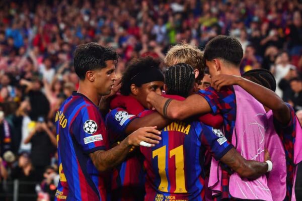 Barcelona pret të fitojë 40 milionë euro në janar, vjen takimi i shumëpritur me Jorge Mendes