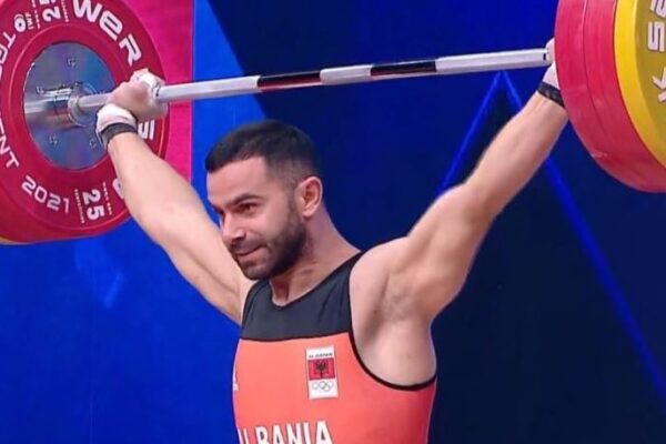 Briken Calja i dhuron medalje ari Shqipërisë dhe vendos rekord në Lojërat Mesdhetare