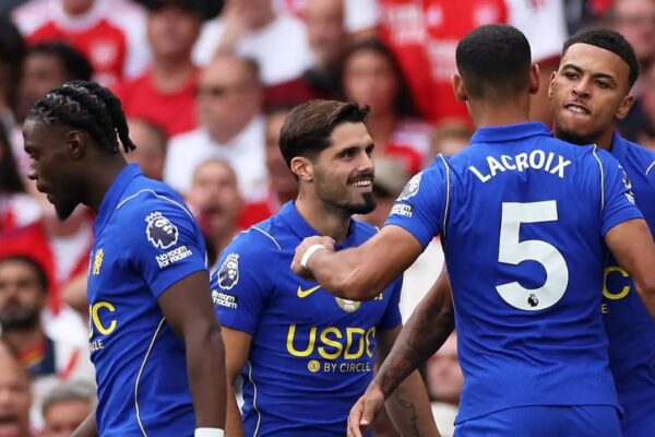 Super derbi në “Emirates”, Arsenal dhe Chelsea bëjnë “paqe” për pjesën e parë (video)