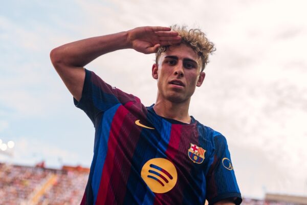 Barcelona bën spektakël në “Mestalla” dhe e mbyll pjesën e aprë në avantazh të dyfishtë ndaj Valencia (Video)