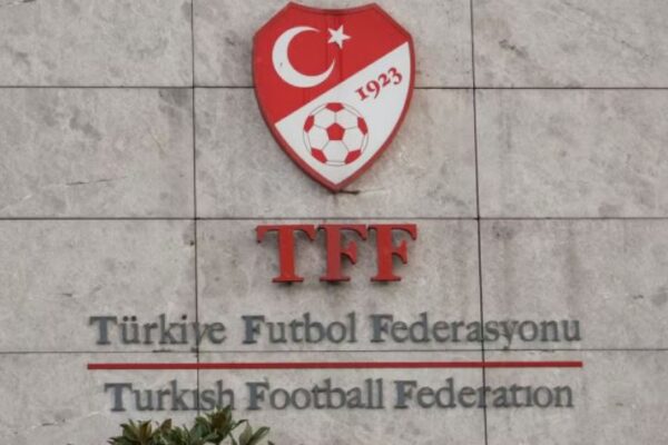 Skandal në futbollin turk, ndalohen kryetari dhe gjashtë anëtarë të bordit të gjyqtarëve