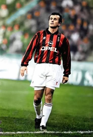 Dejan Savićević turns 54 today 🥳 Happy birthday, Genius! 🧞&zwj;♂️ #SempreMilan