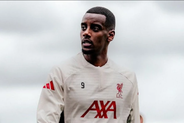 Lëndohet Isak, goditje e madhe për Liverpoolin