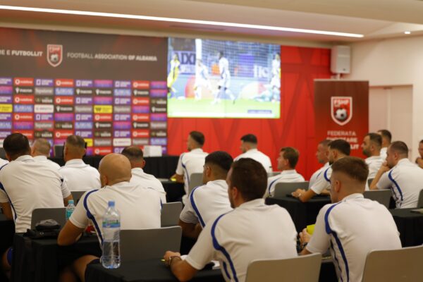 Përgatitjet e sezonit të ri/ Arbitrat e Kategorisë së Dytë përmbyllin seminarin 3-ditor