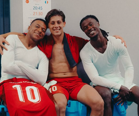 U dëmtua ndaj Turqisë, Mbappe largohet nga grumbullimi i Francës
