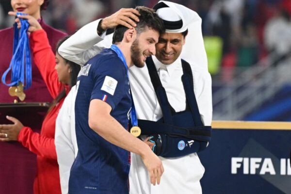 Zgjatja e kontratës së Kvaratskhelia-s është prioriteti i PSG-së