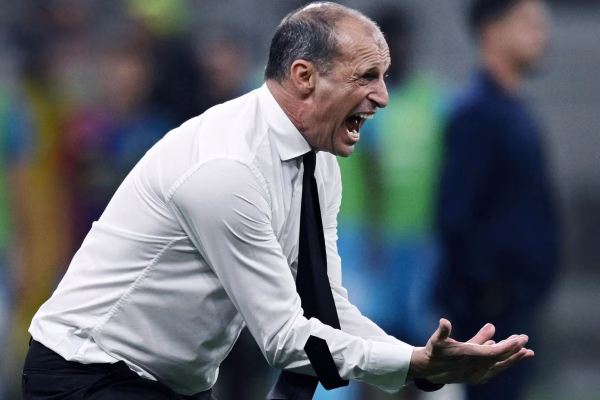 Allegri pranë shkarkimit te Napoli