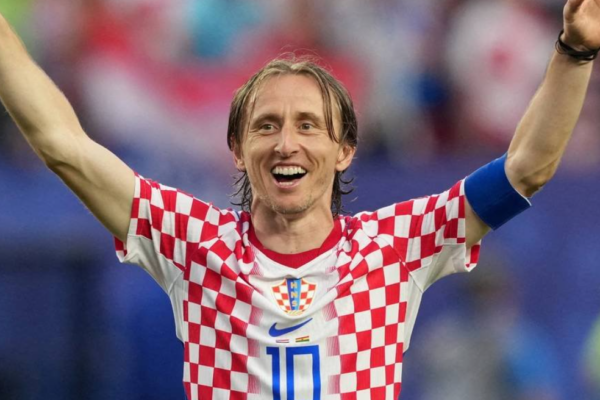 Luka Modric vazhdon me Kroacinë, do të grumbullohet për ndeshjet e Ligës së Kombeve