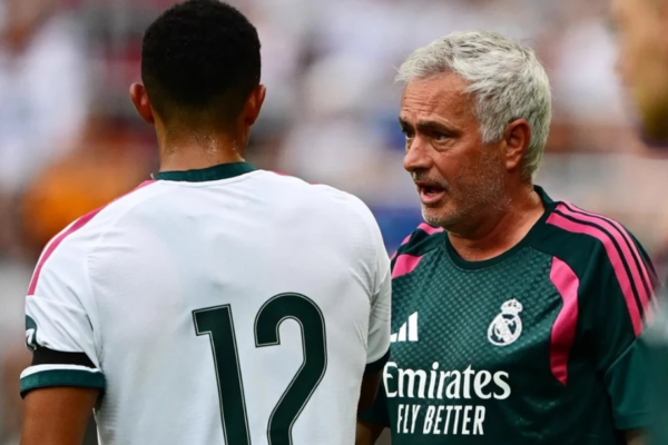 Mourinho detyrohet ta bëjë ndryshimin e madh taktik