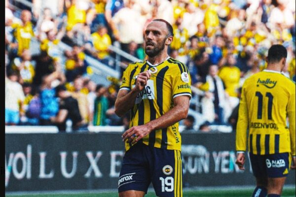 Vedat Muriqi fantastik, dopietë brenda 15 minutash për Fenerbahce (video)