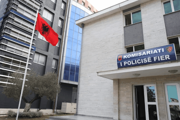 Dyshohet se dogji sipërfaqen me ullinj shekullorë në Fier, shoqërohet në polici 78-vjeçari