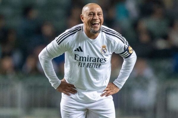 Roberto Carlos: I humba të gjitha paratë që fitova nga futbolli