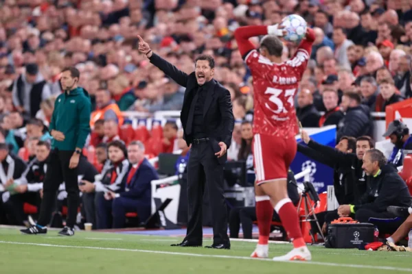 Simeone: Në pjesën e dytë nuk luajtëm mirë dhe ia falëm fitoren Liverpool, duhet të mbrojmë më mirë