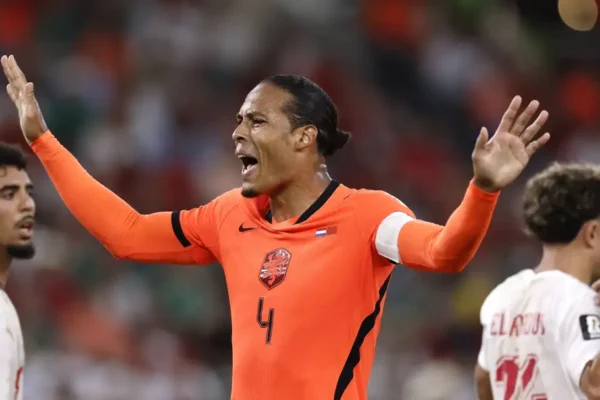 96 ndeshje si “tulipan”, Virgil Van Dijk zbulon të ardhmen e tij në kombëtaren holandeze