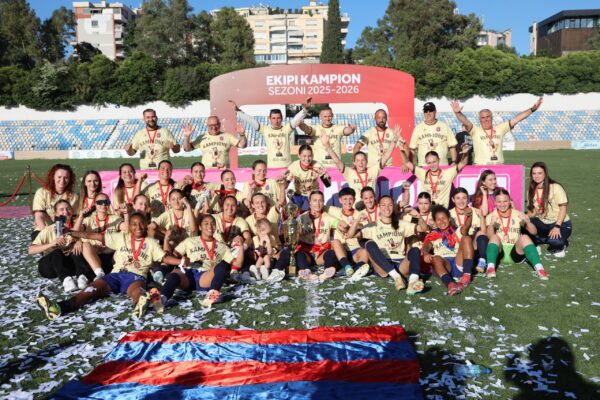 Futboll i femrave/ Vllaznia kampione, drejt tërheqjes nga kampionati