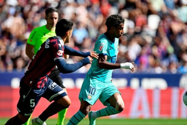 Barcelona bën detyrën ndaj Levante, por rrezikon shumë në fund (video)