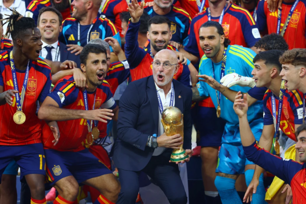 Luis de la Fuente zbulon emrin e lojtarit që e meriton ta fitojë Topin e Artë
