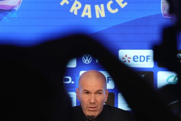 Pas Mbappé, Franca “blindon” edhe Zidane… truprojë dhe oficer sigurie shtesë për komisarin teknik