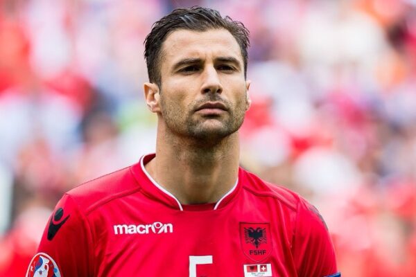 Lorik Cana në mbështetje të studentëve protestues në Tiranë: Ata përfaqësojnë të ardhmen e vendit