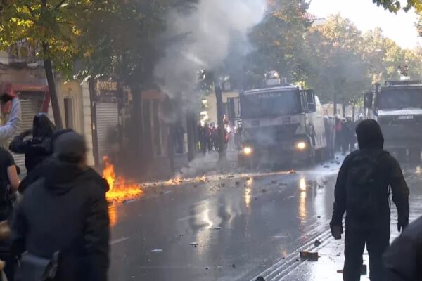 Fotogaleri/ Tension dhe përplasje në ditën e pestë të protestës para Ministrisë së Arsimit