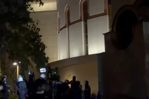 Reagimi i Kishës Ortodokse Autoqefale, thirrje për paqe dhe respektim të vendeve të shenjta pas përplasjeve