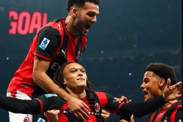 Milan e fiton derbin ndaj Interit