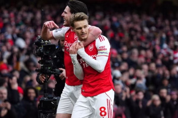  Arsenali blindon yjet, pas Artetës radha e Rice, Odegaard e Timber
