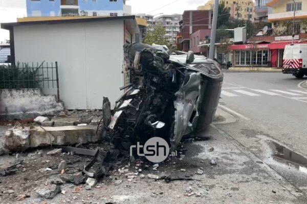 Aksident i rëndë në aksin Lezhë-Manati, përmbyset një automjet, plagoset drejtuesi