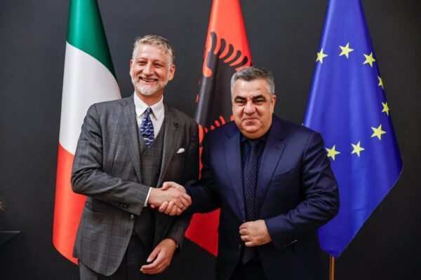Gonxhja pret Giulin, prezantohet projekti i Fondazione MAXXI për Galerinë e Arteve