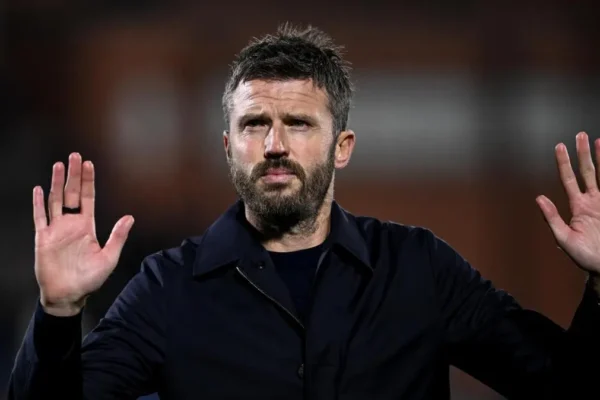 Manchester United i beson ende Carrick, nuk ka shkarkim pas rezultateve negative