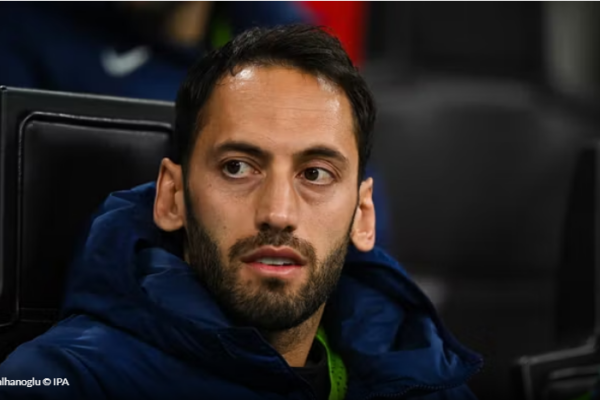 Calhanoglu rikthehet në stërvitje me ekipin, titullar në Champions dhe mesazh klubit për rinovimin
