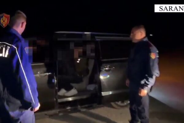 Transportonte 21 emigrantë nga Iraku dhe Irani drejt Italisë, arrestohet 35-vjeçari në Sarandë