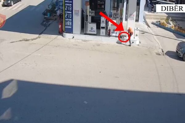 I vendosi “gjobë” 50 mijë euro subjektit në Peshkopi dhe kërcënoi se do e hidhte në erë, arrestohet 21-vjeçari. Policia: Në kutinë e dyshimtë s’kishte lëndë shpërthyese