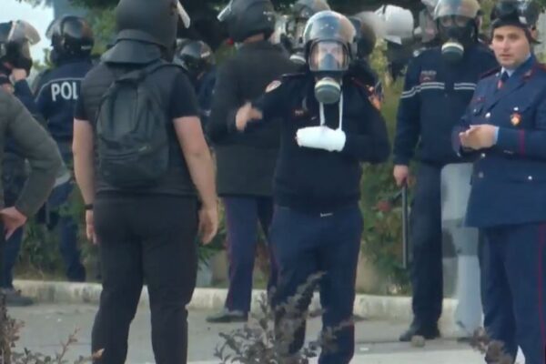 Tensione para Kryeministrisë, Skënder Hita zbret në terren, ndjek nga afër situatën  