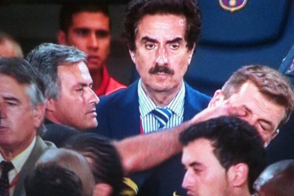 Sy dhe veshë nga Barcelona-Real Madrid. Ja pse Mourinho është nxitësi i madh i tensioneve në “El Clásico”