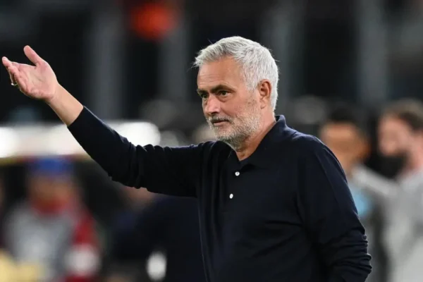 Mourinho “bis”, 100 ditët e para te Real Madridi. Rezultate, ekuilibër dhe polemikat e pashmangshme