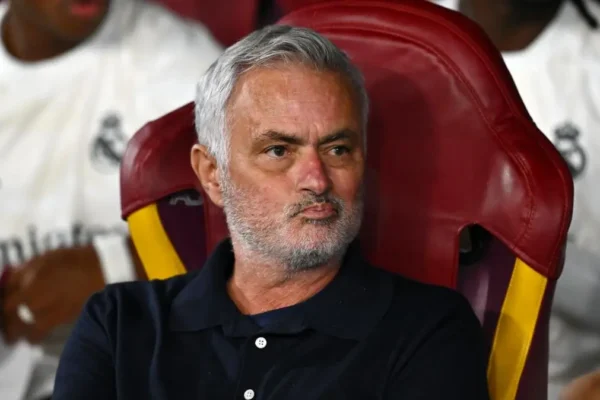 Mourinho, mesazh për Romën: Emocione për të cilat mund të shpreh vetëm mirënjohje të përjetshme