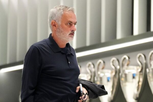 “Ecim, ecim edhe pse ato 24 orë më pak…” Polemika e Jose Mourinhos para ndeshjes ndaj Barcelonës