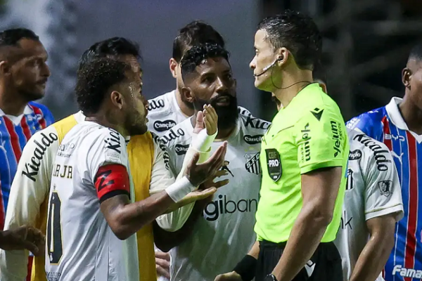 Neymar rrezikon të mbyllë sezonin pasi theu “rregullin Vinicius Junior”
