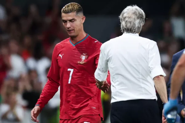 Jorge Jesús fal Cristiano Ronaldon pas rebelimit, ylli portugez drejt rikthimit në kombëtare