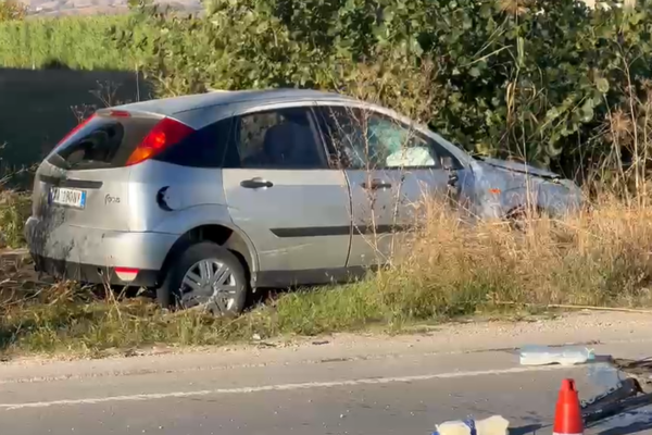 Aksident në Korçë-Pogradec/ Polici jashtë shërbimit përplas për vdekje 60-vjeçarin. Efektivi mbetet i plagosur rëndë