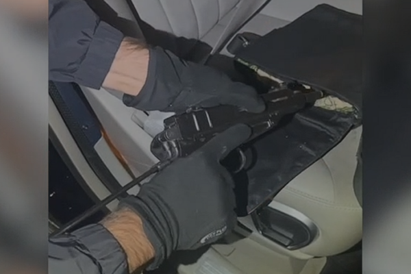 Do merrte hak për vëllain e vrarë, kapet në Kurbin 37-vjeçari me armë dhe makinë të blinduar (Video)