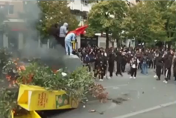 Të mitur në protestë, Policia thirrje prindërve: Po përdoren në vijën e parë të përplasjeve, kontrolloni ku ndodhen fëmijët tuaj