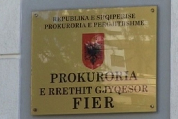 Falsifikoi dokumente noteriale në mënyrë të përsëritur, Prokuroria Fier dërgon në gjykatë noteren A.H