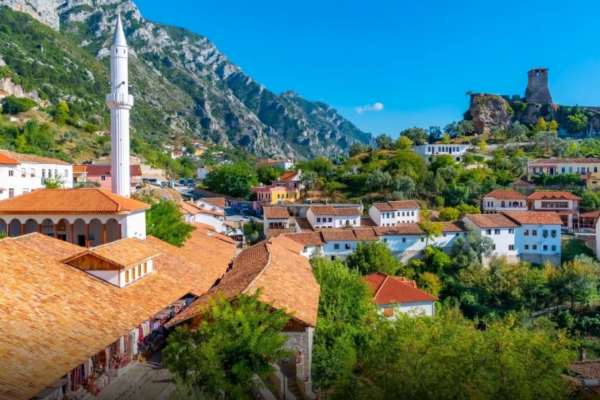 Media spanjolle: Udhëtim magjepsës nëpër Shqipëri, nga qytetet historike te brigjet e Jonit