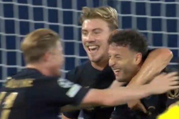 Champions League LIVE: GOOOOOOOL RRAHMANI. Portieri dhe mbrojtja e Bayern në gjumë (video)