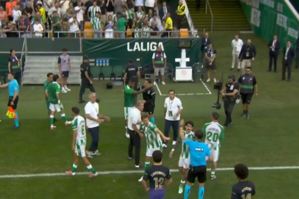 Magjia e Yamal dhe goli i parë i Rodri-t, Barcelona e mbyll në avantazh pjesën e parë ndaj Betis (video)