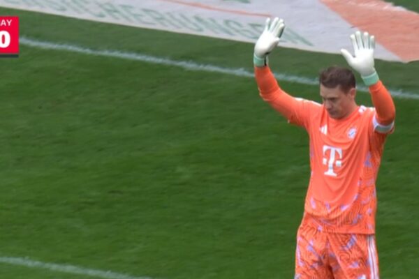 Neuer bën gafën e vitit, Augsburg shënon vetëm pas 6 sekondash lojë (video)