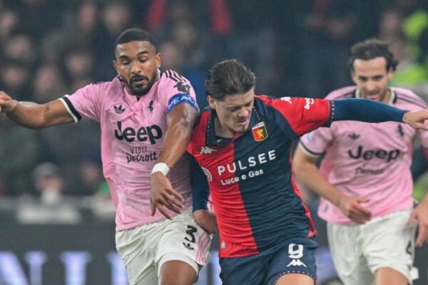 Genoa me fitore të madhe ndaj Juventusit, Napoli bën detyrën ndaj Monza (video)